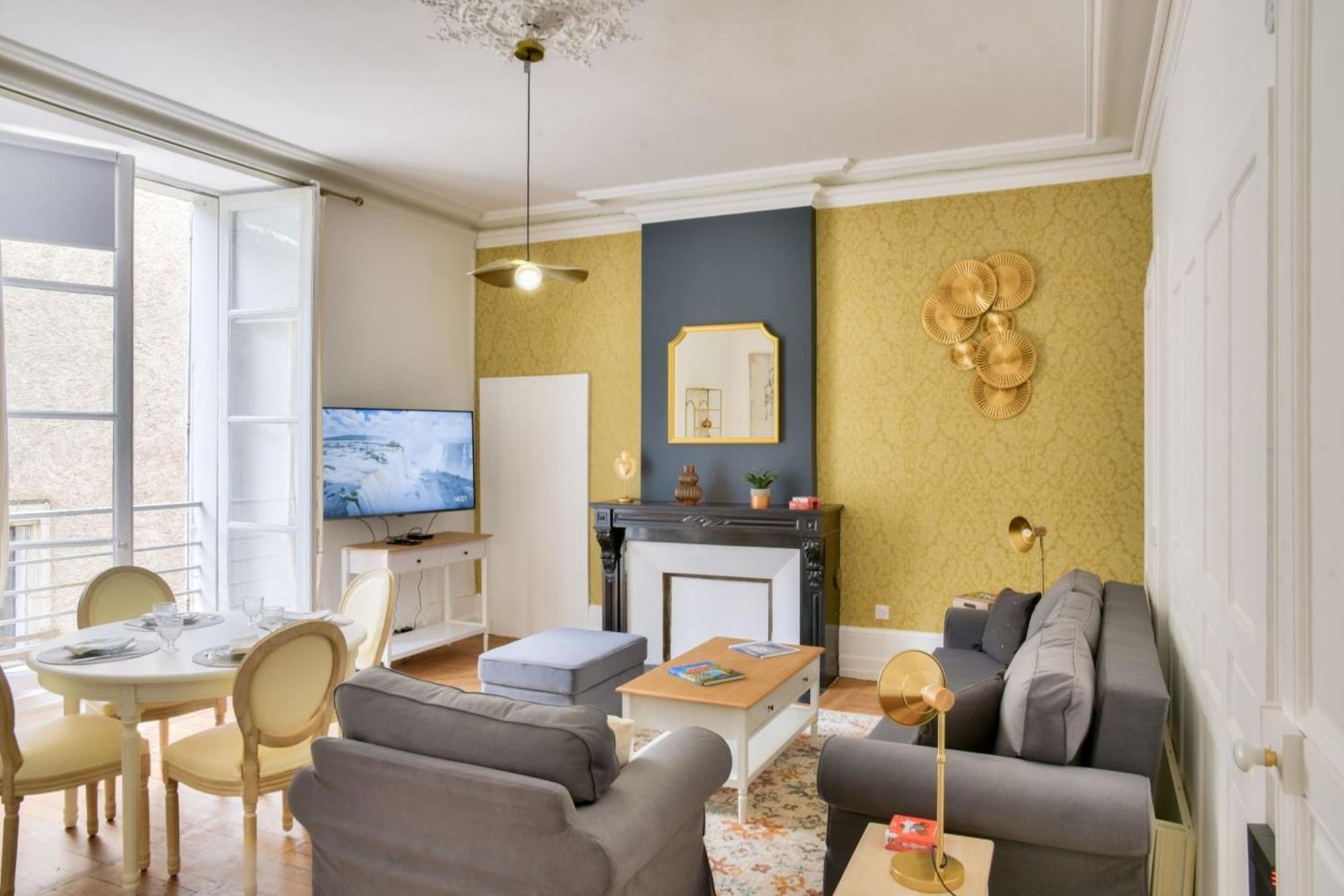 Apartment Le Royal The Historic Heart Of *